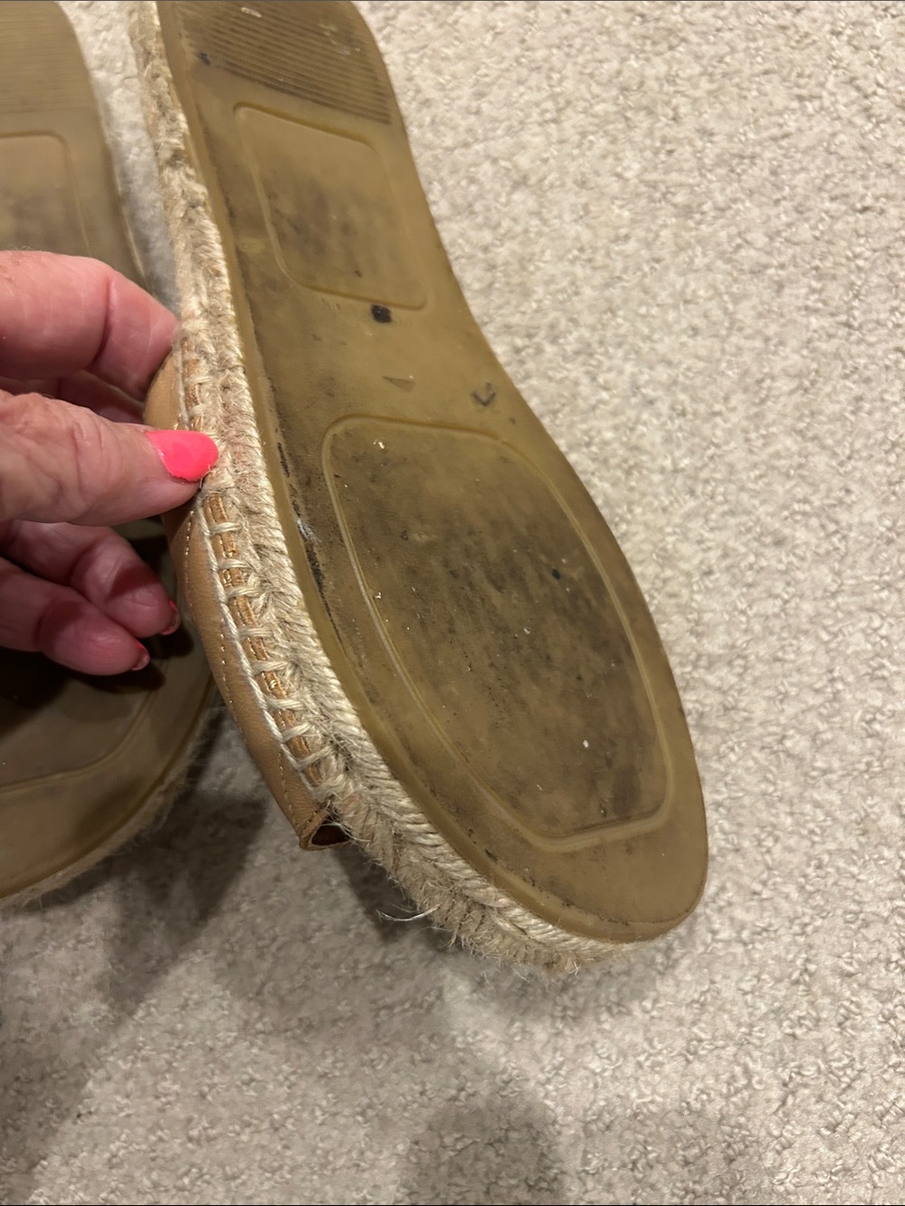 Valentino Garavani Quilted Tan Slide Mules with Gold V Logo - Picture 2 of 4